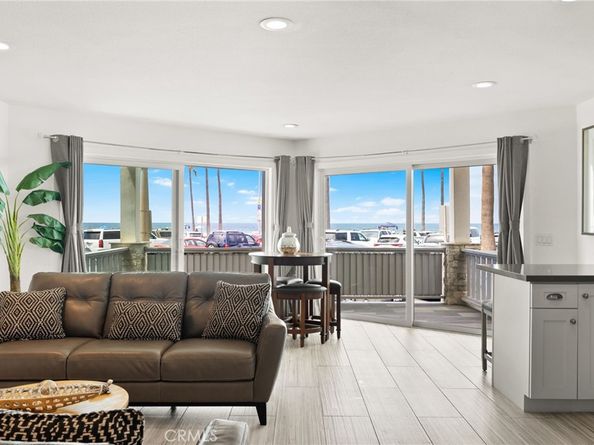 2212 W Oceanfront, Newport Beach CA 92663