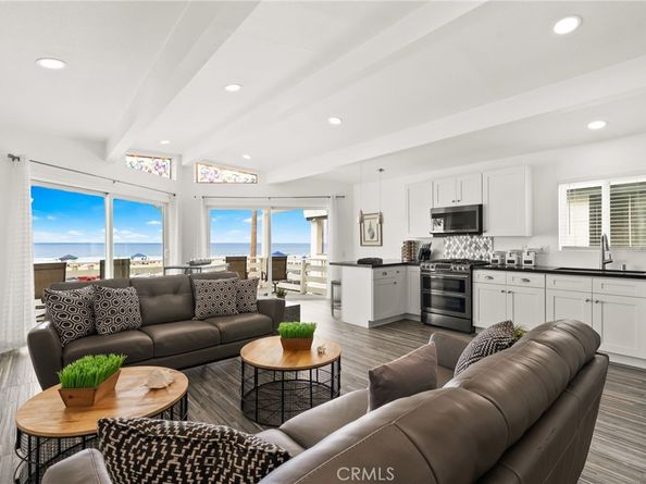 2212 W Oceanfront, Newport Beach CA 92663