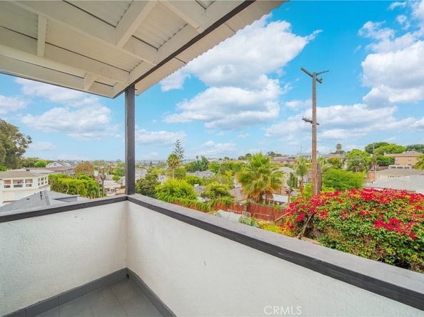 5057 Inaglen Way, Los Angeles CA 90043