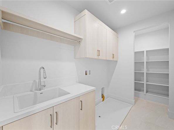 100 Mossvine, Irvine CA 92618