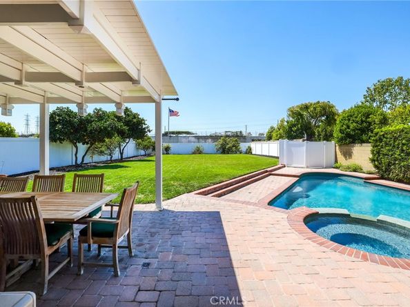2761 Sandpiper Drive, Costa Mesa CA 92626