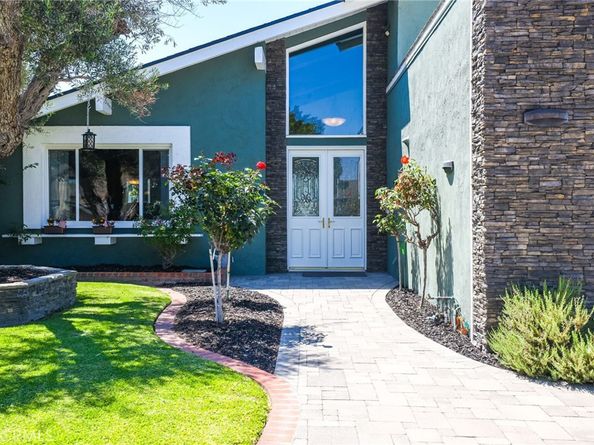 2761 Sandpiper Drive, Costa Mesa CA 92626
