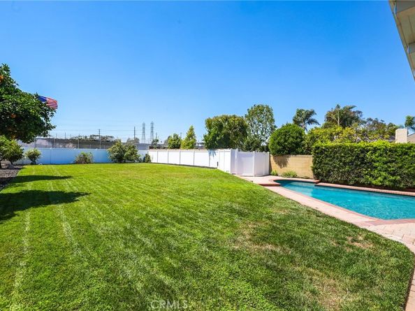 2761 Sandpiper Drive, Costa Mesa CA 92626
