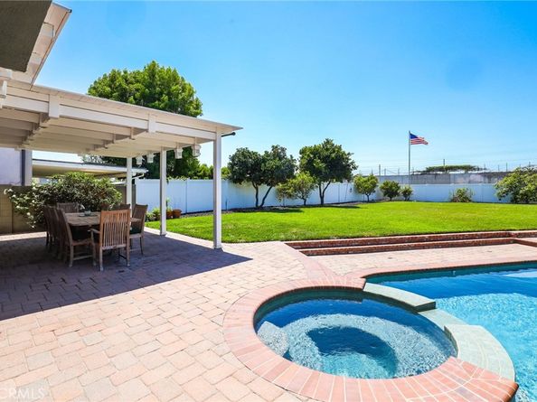 2761 Sandpiper Drive, Costa Mesa CA 92626