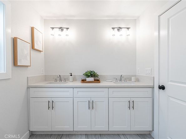 1818 W 79th Street, Los Angeles CA 90047