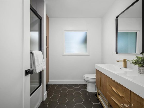 2511 Nipomo Avenue, Long Beach CA 90815
