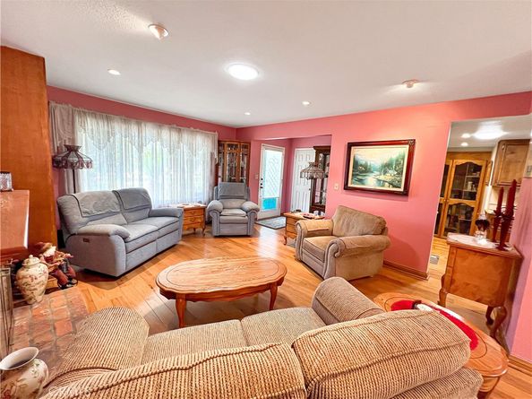 2021 Kristi Lane, Santa Ana CA 92701
