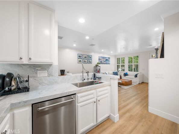 120 Jadestone, Irvine CA 92603