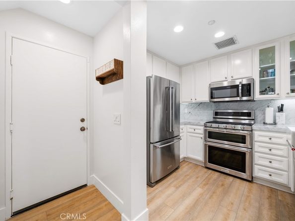 120 Jadestone, Irvine CA 92603