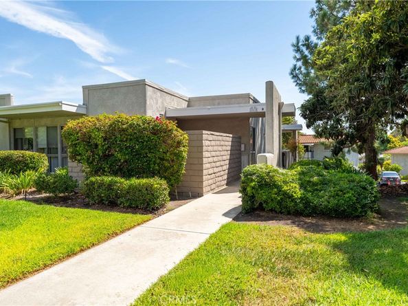2267 Via Puerta D, Laguna Woods CA 92637