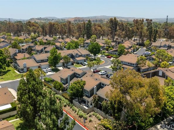 20 Marigold 15, Irvine CA 92614