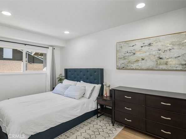 20 Marigold 15, Irvine CA 92614