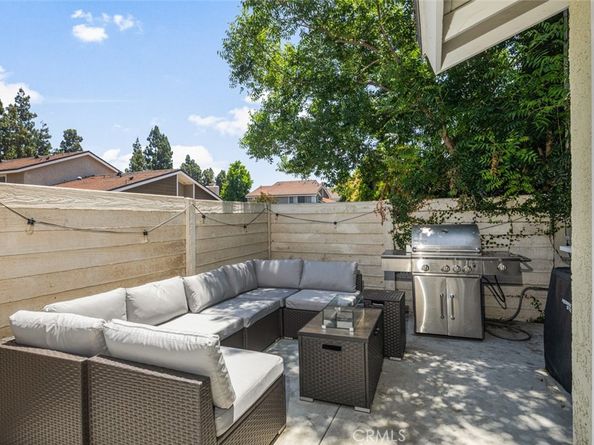 20 Marigold 15, Irvine CA 92614