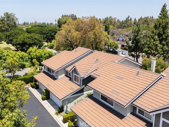 20 Marigold 15, Irvine CA 92614