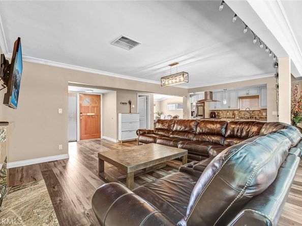 8544 Saloma Avenue, Panorama City CA 91402