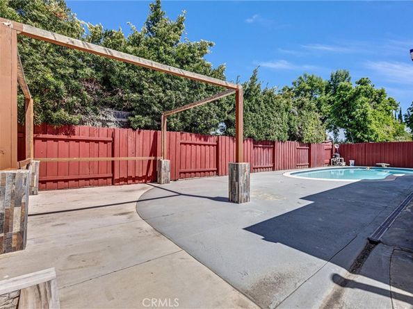 8544 Saloma Avenue, Panorama City CA 91402