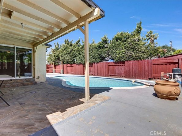 8544 Saloma Avenue, Panorama City CA 91402