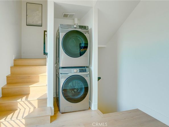 712 1/2 N Chestnut Avenue, Los Angeles CA 90042