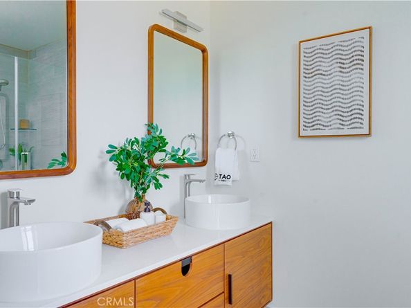 712 1/2 N Chestnut Avenue, Los Angeles CA 90042