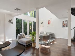 4111 W Sunset Boulevard 220, Los Angeles CA 90029