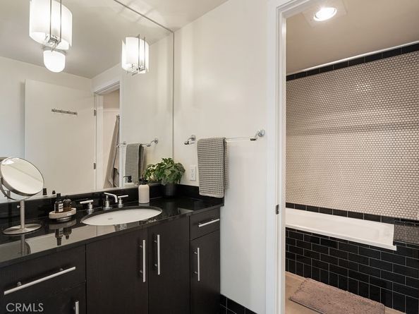 4111 W Sunset Boulevard 220, Los Angeles CA 90029