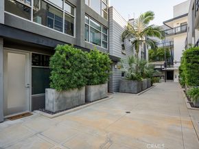 4111 W Sunset Boulevard 220, Los Angeles CA 90029