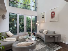 4111 W Sunset Boulevard 220, Los Angeles CA 90029