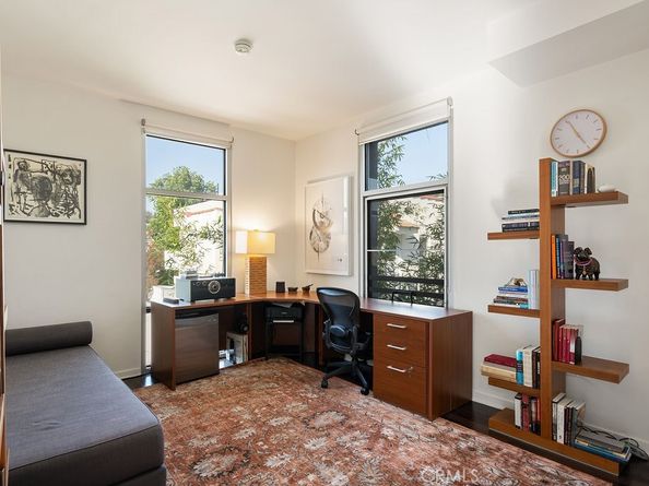 4111 W Sunset Boulevard 220, Los Angeles CA 90029