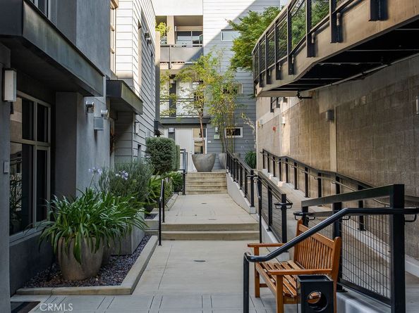 4111 W Sunset Boulevard 220, Los Angeles CA 90029