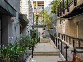 4111 W Sunset Boulevard 220, Los Angeles CA 90029