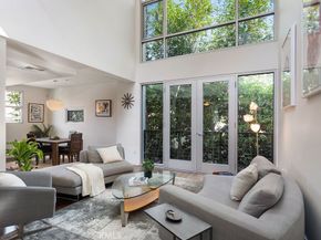 4111 W Sunset Boulevard 220, Los Angeles CA 90029