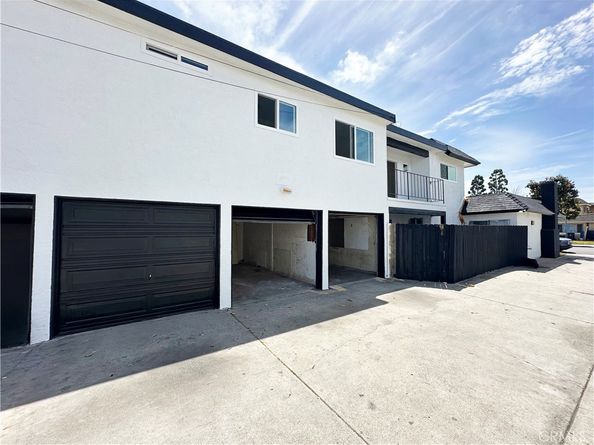 17412 Dairyview Circle D, Huntington Beach CA 92647