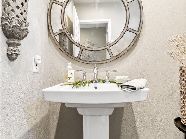 18576 Vallarta, Huntington Beach CA 92646