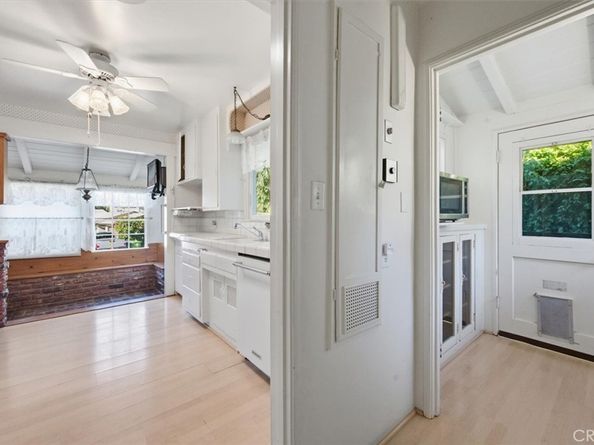 22050 Independencia Street, Woodland Hills CA 91364