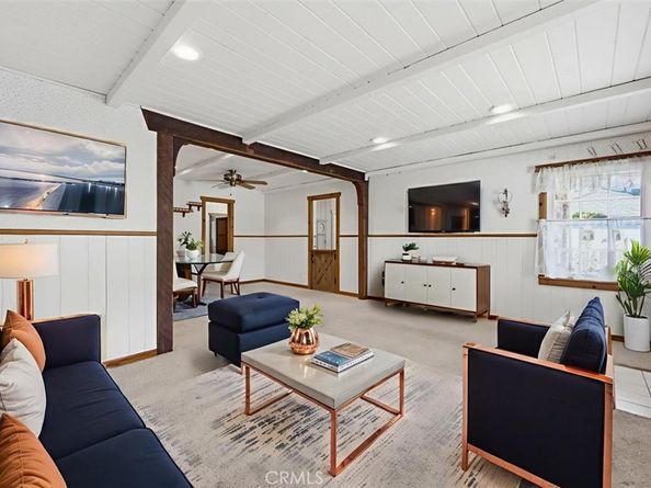 22050 Independencia Street, Woodland Hills CA 91364