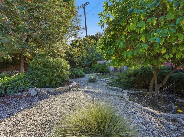 22050 Independencia Street, Woodland Hills CA 91364