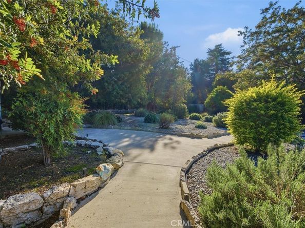 22050 Independencia Street, Woodland Hills CA 91364