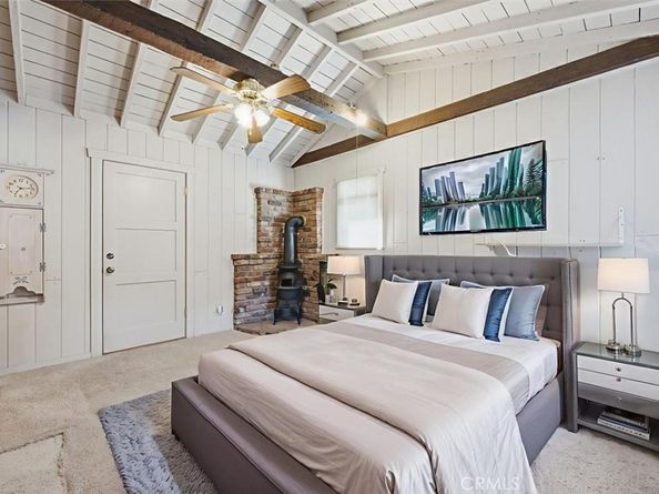 22050 Independencia Street, Woodland Hills CA 91364