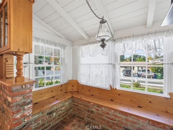 22050 Independencia Street, Woodland Hills CA 91364