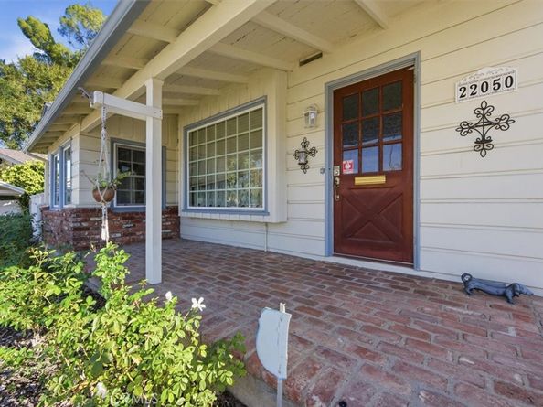 22050 Independencia Street, Woodland Hills CA 91364