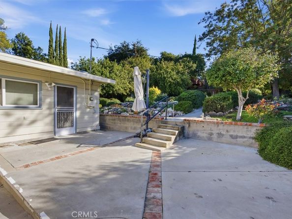 22050 Independencia Street, Woodland Hills CA 91364