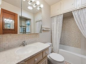 22050 Independencia Street, Woodland Hills CA 91364