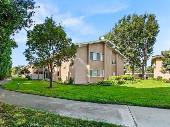8877 Lauderdale Court 212B, Huntington Beach CA 92646