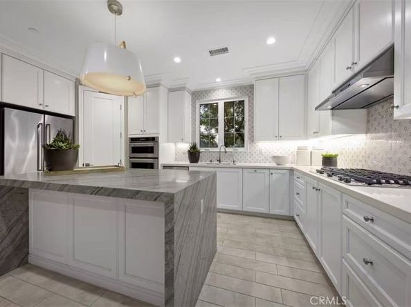 166 Villa Ridge, Irvine CA 92602