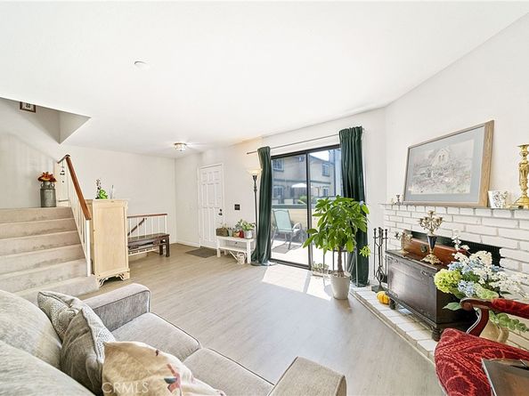 1614 S Mayflower B, Monrovia CA 91016