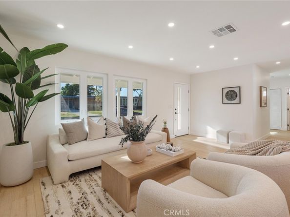 2360 Fanwood, Long Beach CA 90815