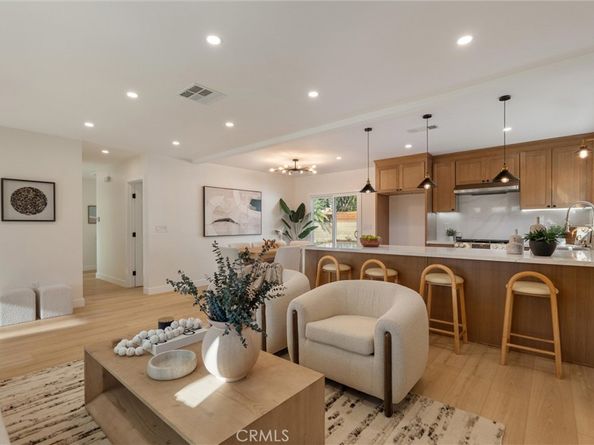 2360 Fanwood, Long Beach CA 90815