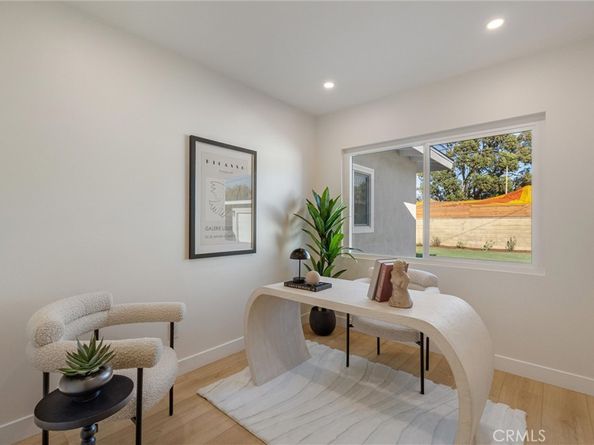 2360 Fanwood, Long Beach CA 90815