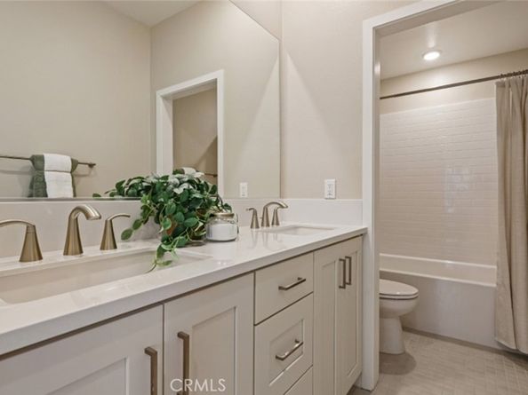 409 Clipper, Irvine CA 92618