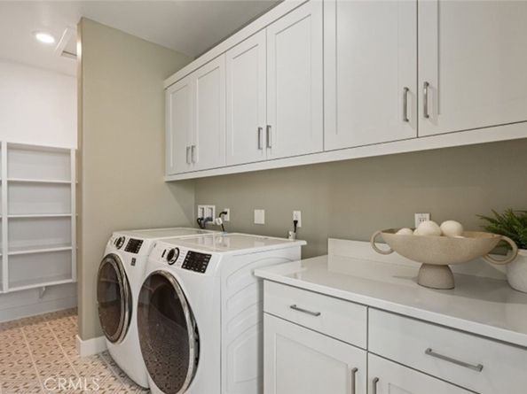 409 Clipper, Irvine CA 92618